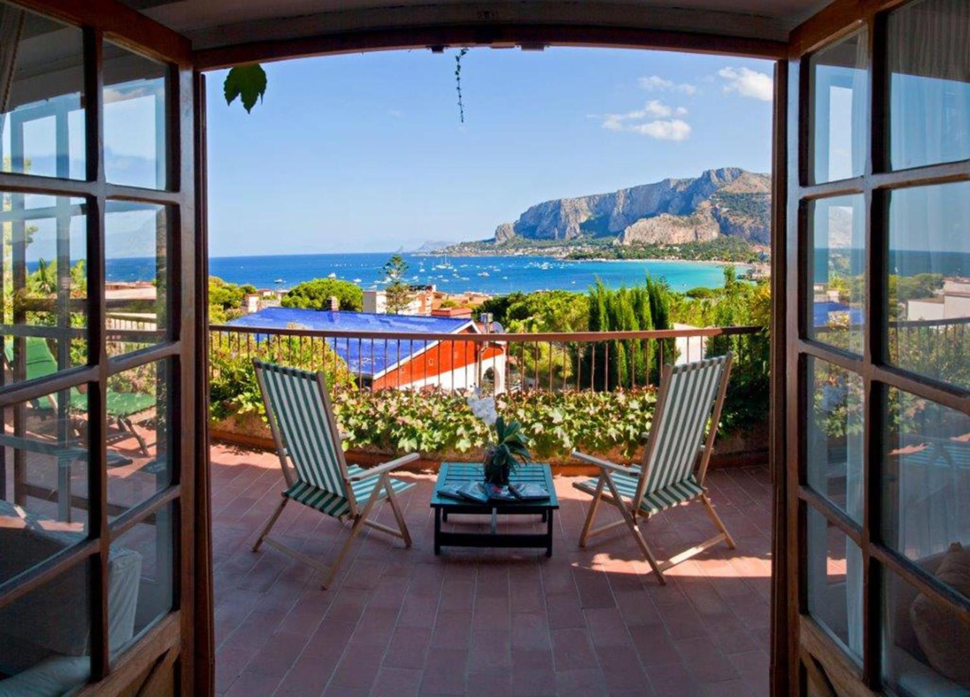 Bed and Breakfast Il Glicine Sul Golfo Монделло Экстерьер фото